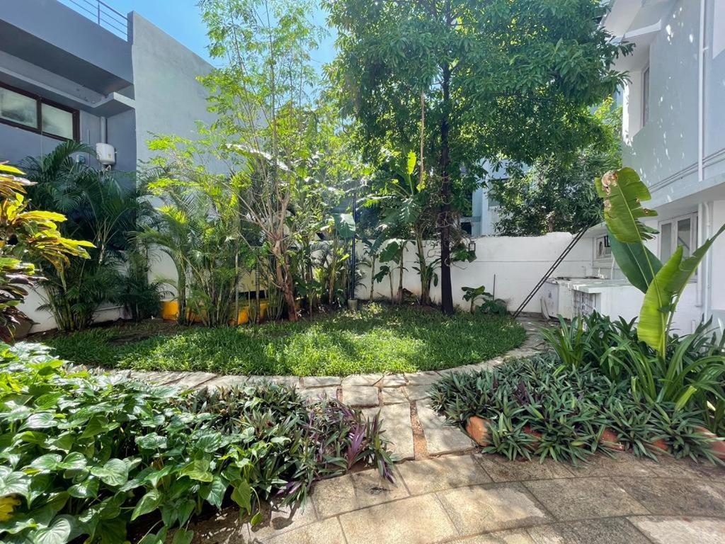 Hanu Reddy Residences - Nawab Habibullah Avenue เชนไน ภายนอก รูปภาพ